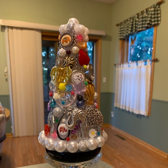 ELEPHANT LOVE Junkdrawer Tree Handmade Decoration - Picture 15 of 16